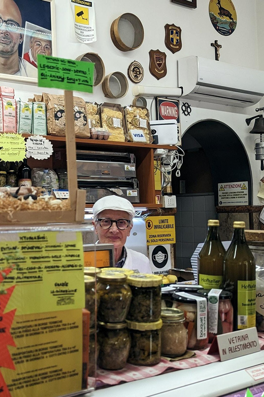 1.5 Hour Food Tour in Verona with Tastings & Sightseeing - Castelvecchio Bridge and the Porta Borsari walk