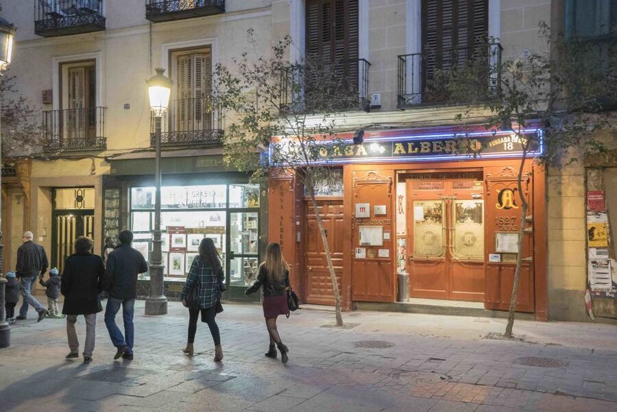 2.5-Hour Evening Tapas Tour through Madrid - Second and third bars, comparing food and local character
