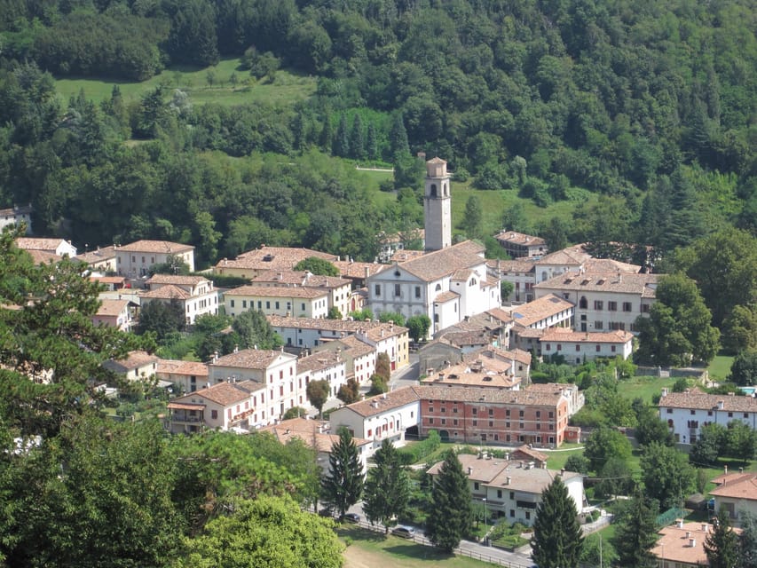 8-Hour Prosecco Wine and Tastings Tour from Venice or Padua - A rustic lunch between the tastings
