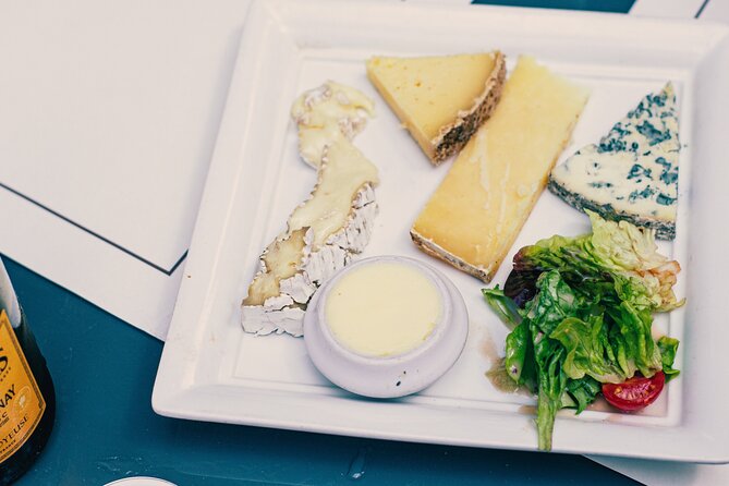 A Morning in Paris Food Tour: Croissants, Baguettes & Chocolate - The pace, group size and practical demands