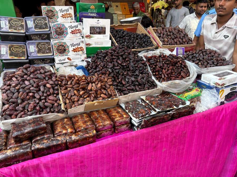 Agra: Street Food Tour with Spice Market on Tuk-Tuk Ride - Eating your way through Chaat Gali