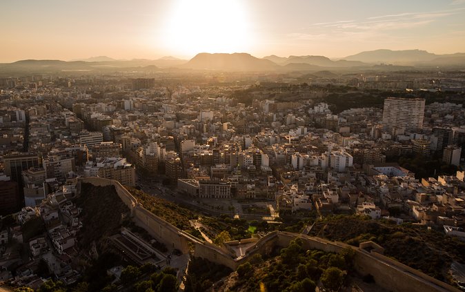 Alicante Evening Tapas tour - Who will enjoy this Alicante food tour?