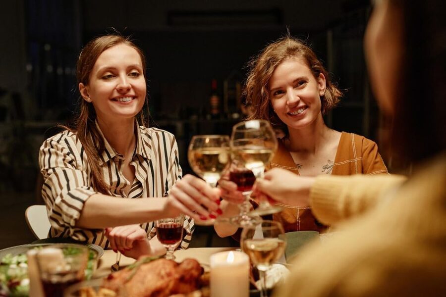 Alicante: Food Walking Tour with Wine Tasting and Tapas - Start at Casa Carbonell with a local welcome