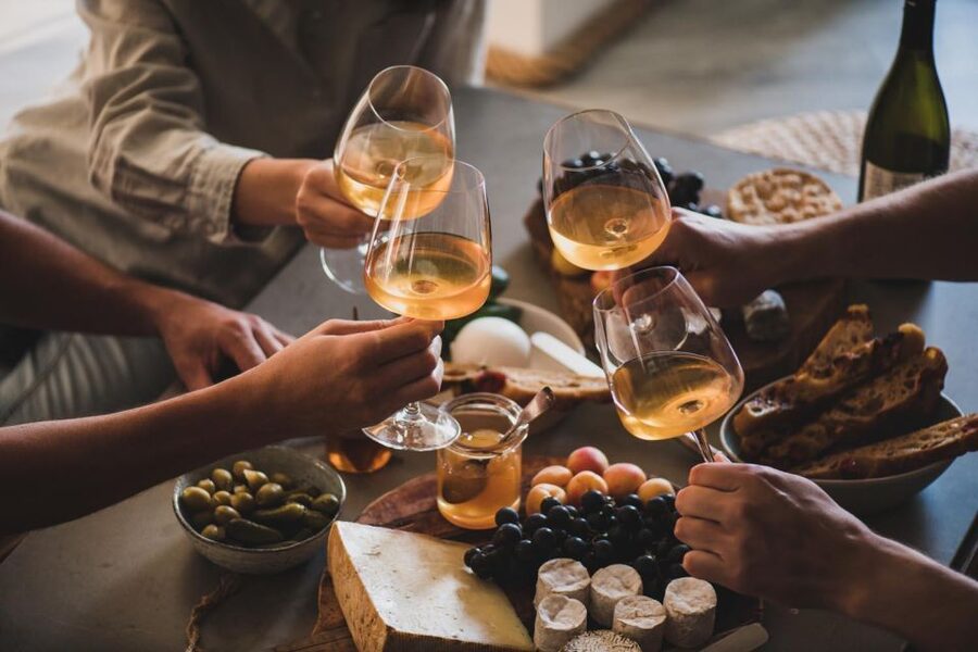 Alicante: Food Walking Tour with Wine Tasting and Tapas - What the food and drink package is worth