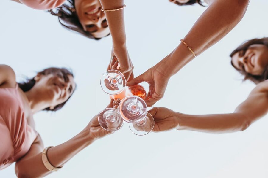 Alicante: Food Walking Tour with Wine Tasting and Tapas - Why the guide can make or break the experience