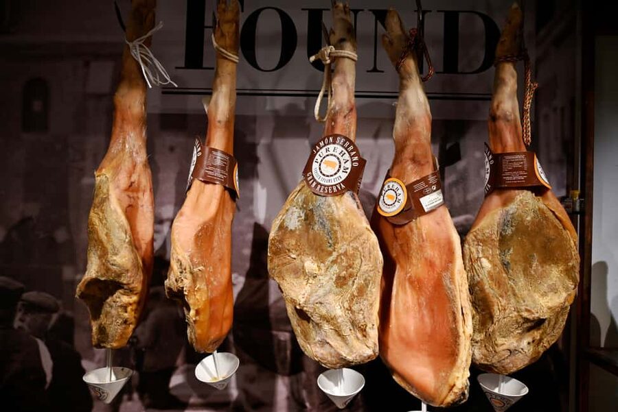 Amsterdam: Food Tour with Drinks by Spui, Canals and Jordaan - Is $116 a fair price?
