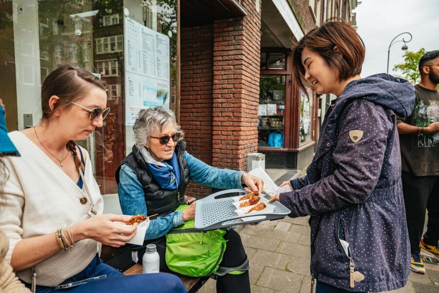 Amsterdam: Jordaan District Local Food Walking Tour - Small details that can make the day better