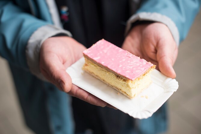 Amsterdam's Market Street Food Tour with Streat Bites - Weather, clothing, and useful things to carry