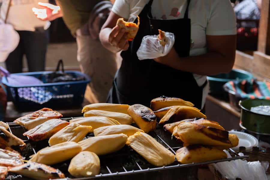 Antigua Guatemala: Street Food Walking Tour with Tastings - The market is the heart of the walk