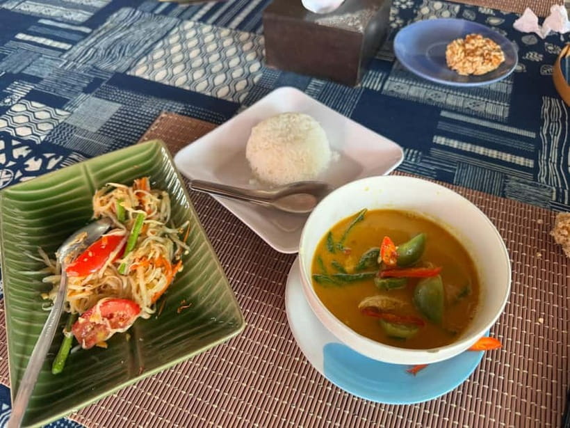 Ao Nang: Hands-on Learn to Cook 3 Popular Thai's street food - The instructors make the difference
