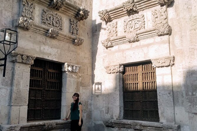 Arequipa Walking Tour city center and drinks experience - Fundo El Fierro and the older colonial streets