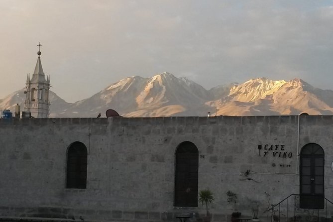 Arequipa Walking Tour city center and drinks experience - The historic center and its volcanic-stone buildings