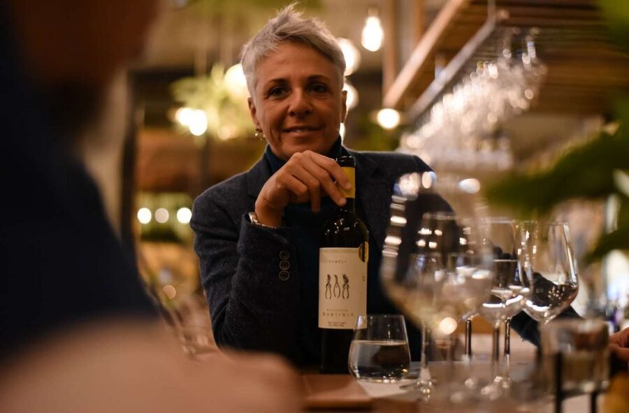 Athens: Premium Food and Wine Tasting Tour in the evening - Guide quality and group size