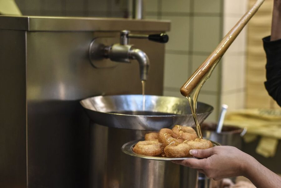 Athens: Ultimate Food Walking Tour with 15 Tastings - From loukoumades to local coffee culture