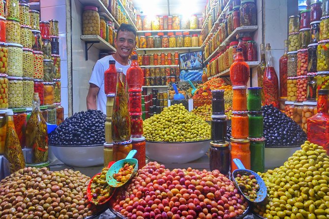 Authentic Moroccan Food Tour in Marrakech with Dinner - The herbalist stop deserves a question