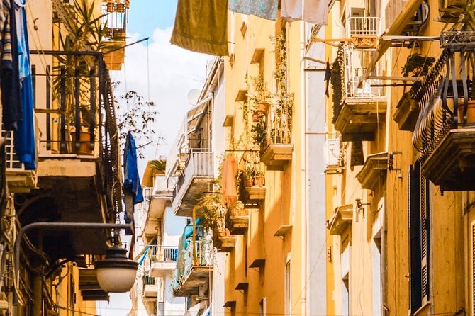 Authentic Naples Food Tour with 8+ Tastings of Pizza, Wine & More - Spaccanapoli and the main run of tastings