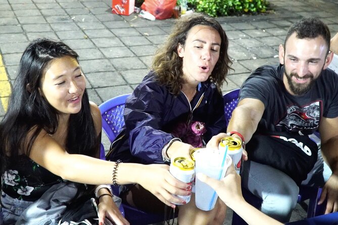 Award-winning Saigon Food Tour with GirlPower Drivers | KissTour - Finishing on seafood streets in District 4