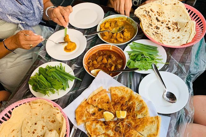 Bahrain: Must Try Food Tour - (Manama Souq) - Guides who make the difference