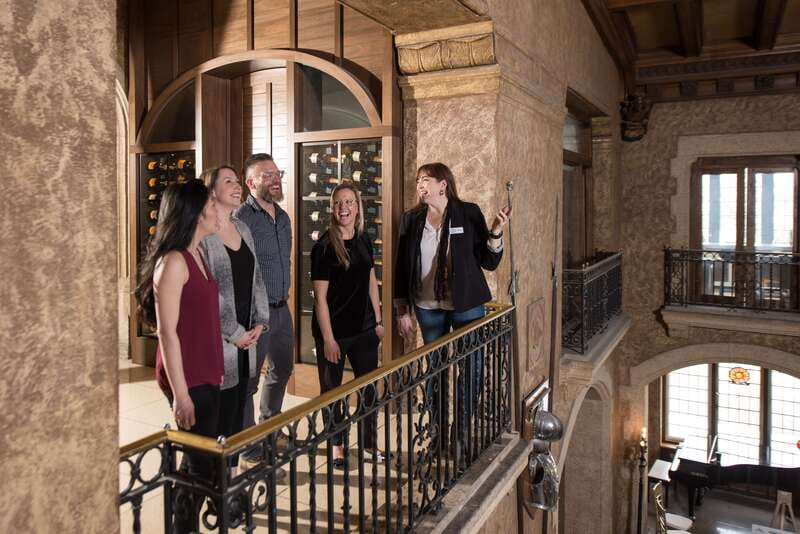 Banff: Castle Food Experience at Banff Springs Hotel - The hotel history between each course