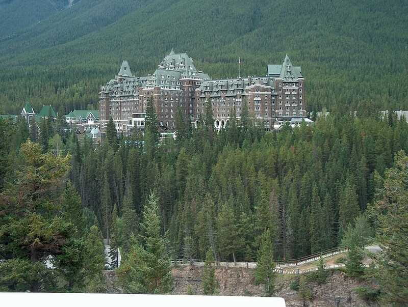Banff: Castle Food Experience at Banff Springs Hotel - How the group size and pacing affect the experience