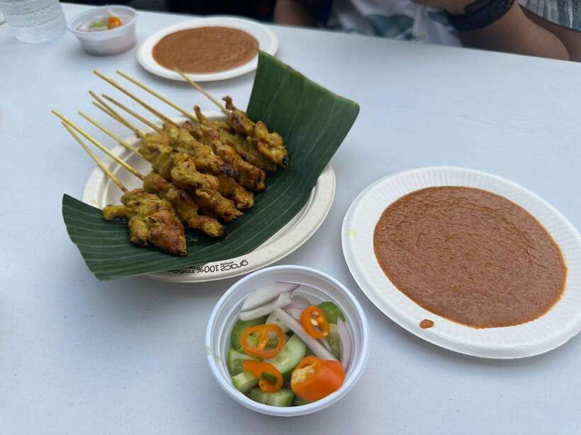 Bangkok Authentic Tasting Thai-Chinatown Walking Food Tour - Three hours and 10 to 12 generous tastings