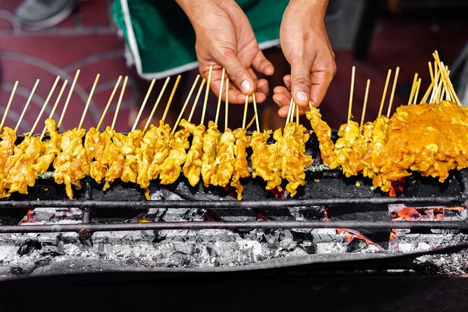 Bangkok Backstreets Food Tour with 15+ Tastings - The first hour: Chinatown’s Chinese-Thai food connection