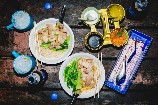 Bangkok Backstreets Food Tour with 15+ Tastings - The middle stretch: 15 or more small tastings