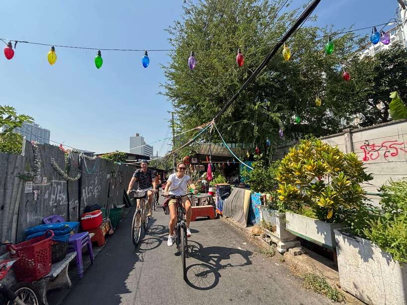 Bangkok: Bike, Boat & Food Tour in Thonburi - Wat Nak Prok, Wutthakat, and the return ride
