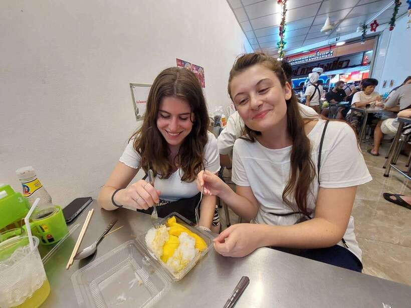 Bangkok: Chinatown Food Tour with Michelin Food Stalls - The Michelin-recognized stop