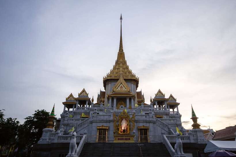 Bangkok: Chinatown Night Food Tour - Seven stops, not one oversized dinner