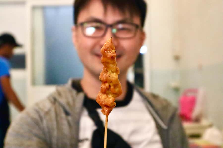 Bangkok: Chinatown Street Food Tour with 8+ Local Dishes - Starting outside Hua Lamphong MRT