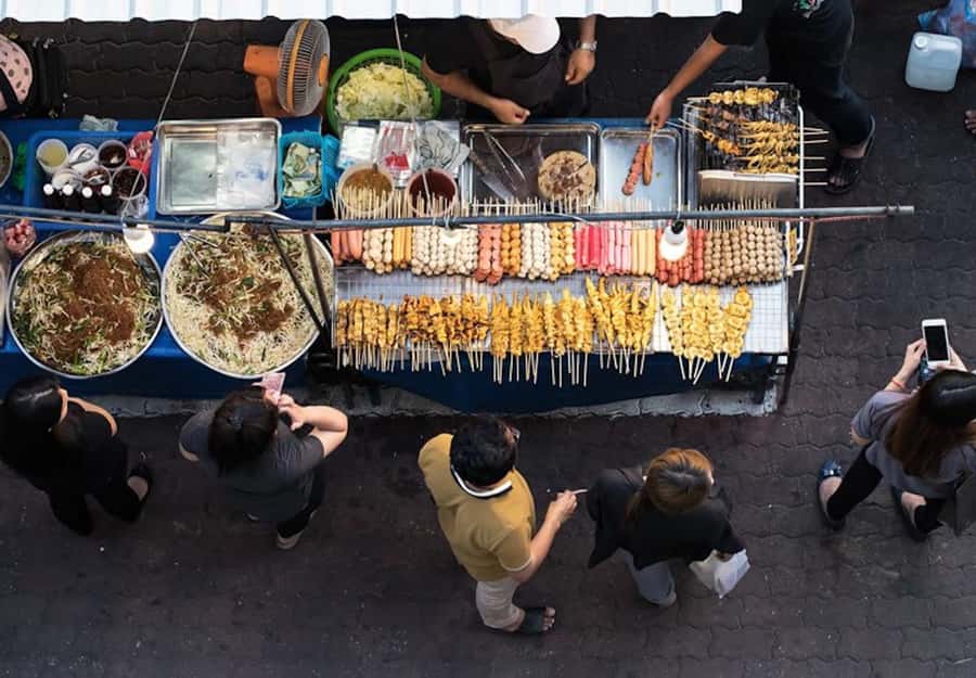 Bangkok: Chinatown Street Food Tour with 8+ Local Dishes - Why Chinatown’s Chinese influence matters