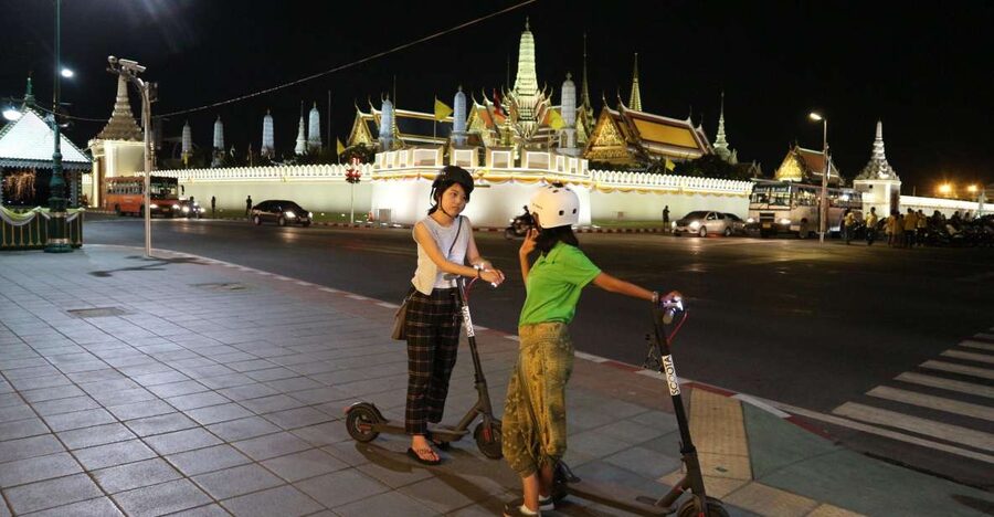 Bangkok: E-Scooter Night Tour with Local Street Food - Why an e-scooter works well in Bangkok at night