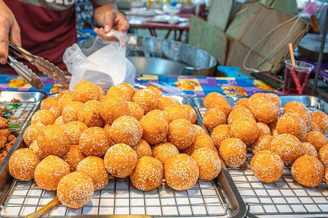 Bangkok Evening Food Tour by Tuktuk - Who will enjoy this evening most?