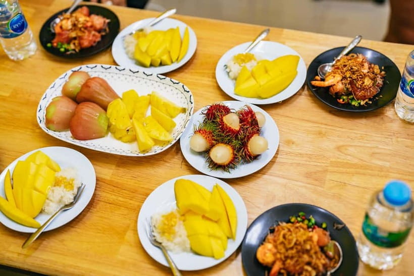 Bangkok: Midnight Food Tour by Tuk-Tuk - Isan dishes, noodles, and the problem of arriving too full