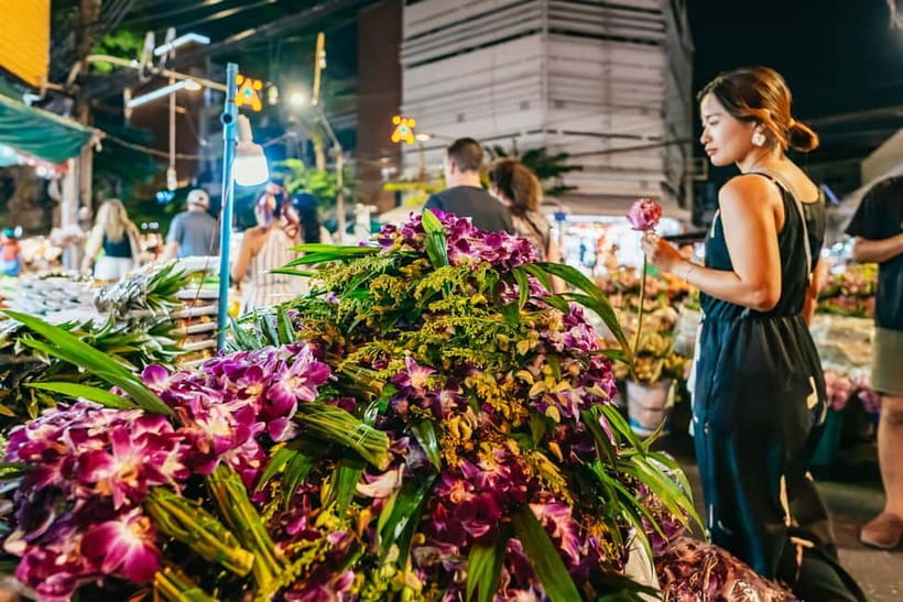 Bangkok: Midnight Food Tour by Tuk-Tuk - Chinatown after sunset