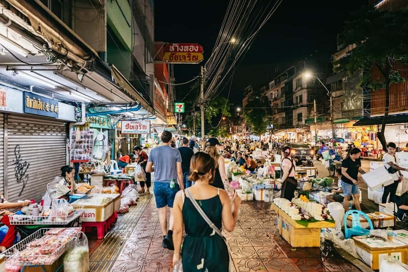 Bangkok: Midnight Food Tour by Tuk-Tuk - Flower Market, lotus leaves, and a quieter pause