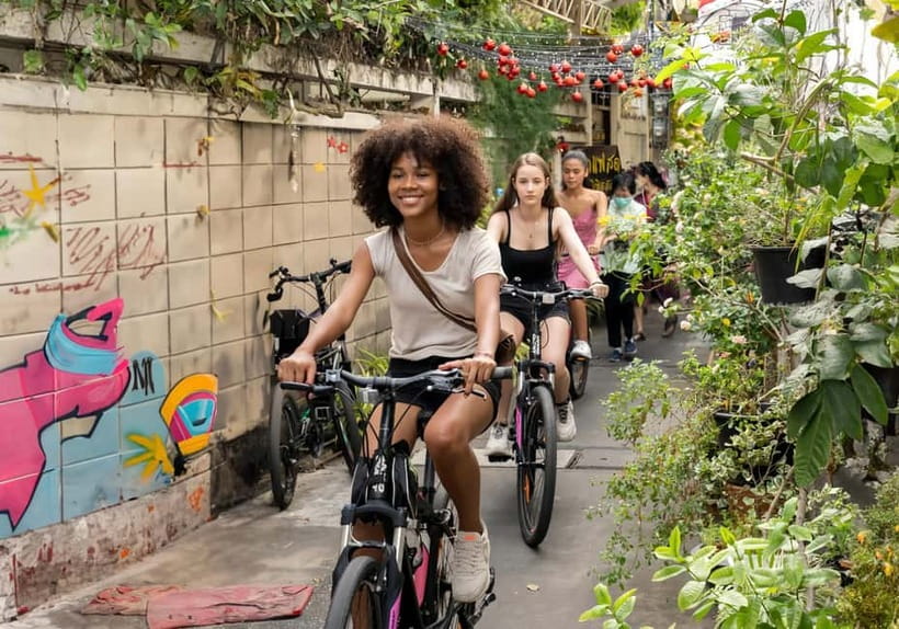 Bangkok: Must-Try Hidden Bike & Food Experience - A gentle start, then Bangkok’s back roads
