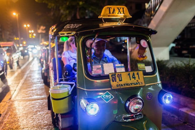 Bangkok Night Food Tour By Tuk Tuk - Dinner at Khrua Khun Kung