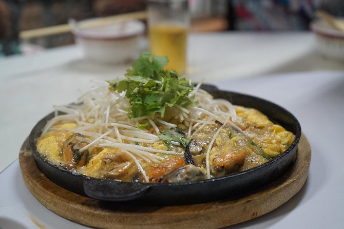 Bangkok Night Michelin Foodie Tour in Chinatown with 15+ tastings - Small snacks and the value of shared tasting