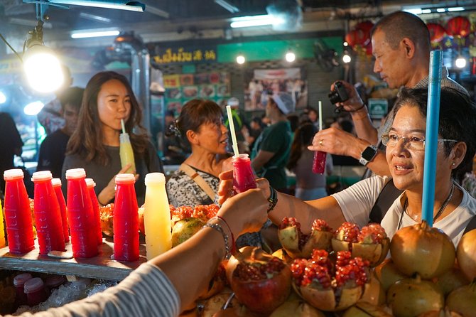 Bangkok Night Michelin Foodie Tour in Chinatown with 15+ tastings - Dumplings first, with a Michelin connection