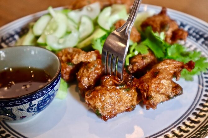 Bangkok Private Walking Food Tour with 10+ Tastings in Chinatown - Why this food walk works in Bangkok’s Chinatown