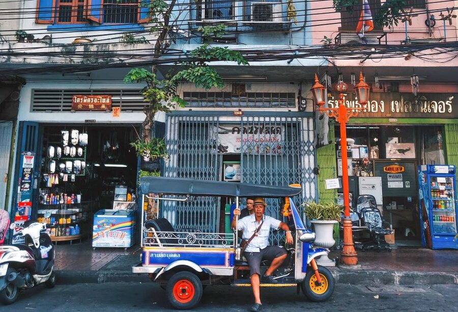 Bangkok: Street Art and Street Food Walking Tour - Talat Noi and the final stretch to River City