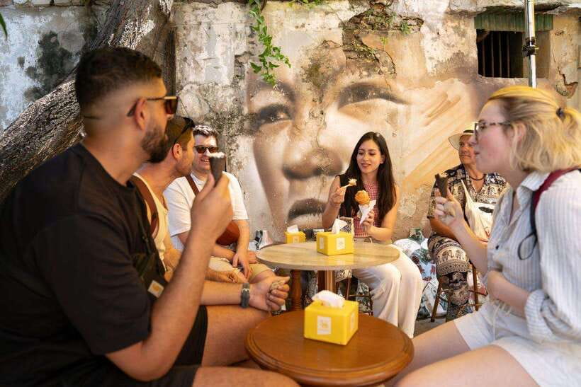Bangkok: Talad Noi Hidden Gems & Street Food Adventure - Start at River City and enter Talad Noi