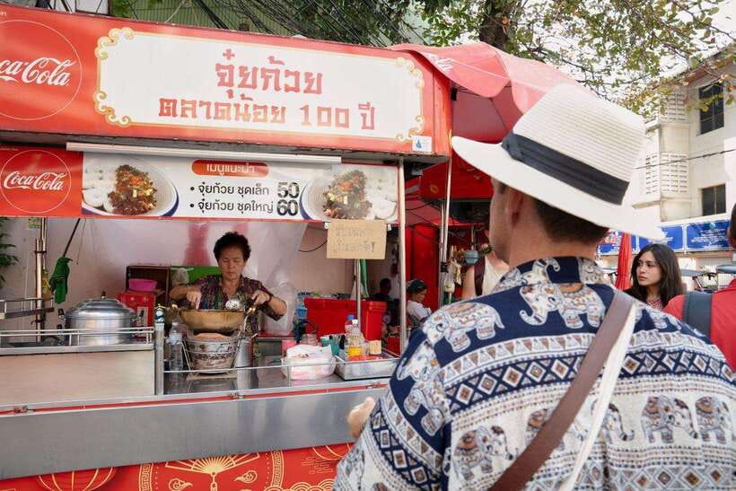 Bangkok: Talad Noi Hidden Gems & Street Food Adventure - A short crossing into Bangkok’s Chinatown