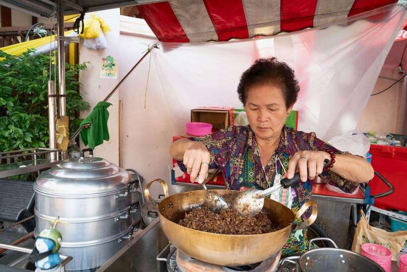 Bangkok: Talad Noi Hidden Gems & Street Food Adventure - Holy Rosary Church, a surprising stop in Talad Noi