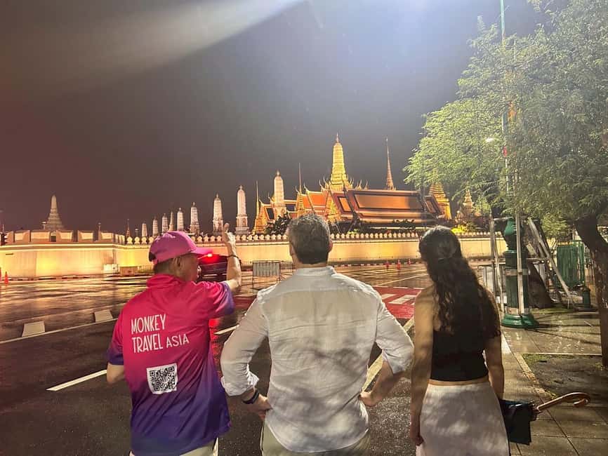 Bangkok: Tuk Tuk Adventure Chinatown Michelin Food & Temples - Why this tuk tuk tour works well at night