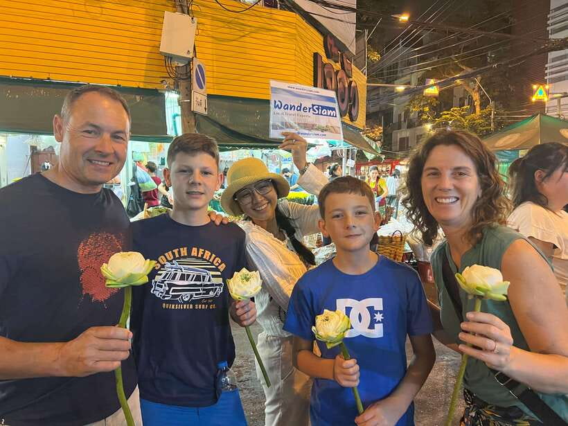Bangkok Tuk-Tuk by Night with Chinatown Street Food Meal - Who should book this Bangkok evening?