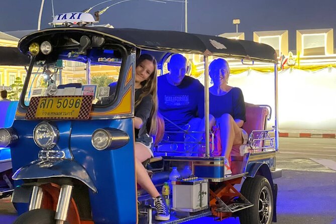 Bangkok Tuk-Tuk Tour by Night with Chinatown Street Food Meal - Why the boat ride is the right beginning