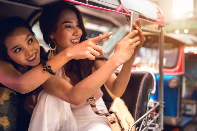 Bangkok Tuk-Tuk Tour by Night with Chinatown Street Food Meal - Wat Arun after dark